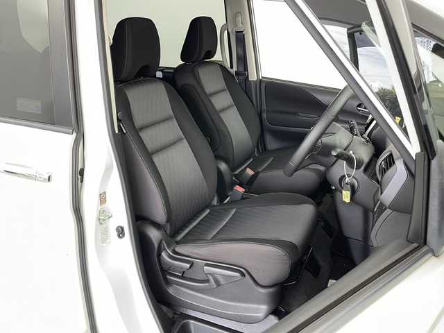 日産 セレナ e－パワー ハイウェイスター V 愛知県 2020(令2)年 5.8万km ブリリアントホワイトパール パイオニア製9インチナビ/CD DVD BT フルセグTV FM AM/カロッツェリア製フリップダウンモニター/アラウンドビューモニター/両側パワースライドドア/ハンズフリースライドドア/クルーズコントロール/ETC/LEDヘッドライト/オートライト/純正フォグライト/前後コーナーセンサー/ETC/ロールサンシェード/サマータイヤ付き純正AW積込/純正フロアマット/ドアバイザー/プッシュスタート/スマートキー