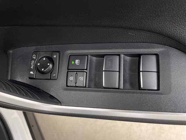 トヨタ ＲＡＶ４ ハイブリットG 鹿児島県 2021(令3)年 8.2万km ホワイトパールクリスタルシャイン 社外SDナビ/(BT/CD/DVD/AM/FM/フルセグTV)/トヨタセーフティセンス/レーダークルーズコントロール/レーンキープアシスト/オートマチックハイビーム/プリクラッシュセーフティ/レザーシート/ブラインドスポットモニター/前後コーナーセンサー/社外前後ドライブレコーダー/バックカメラ/4WD/アイドリングストップ/パワーバックドア/運転席パワーシート/シートメモリー/前席シートヒーター/ルーフレール/純正18インチアルミホイール/純正LEDヘッドライト/純正フロアマット/保証書/取扱説明書/スペアキー