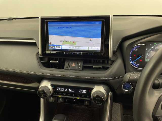トヨタ ＲＡＶ４ ハイブリットG 鹿児島県 2021(令3)年 8.2万km ホワイトパールクリスタルシャイン 社外SDナビ/(BT/CD/DVD/AM/FM/フルセグTV)/トヨタセーフティセンス/レーダークルーズコントロール/レーンキープアシスト/オートマチックハイビーム/プリクラッシュセーフティ/レザーシート/ブラインドスポットモニター/前後コーナーセンサー/社外前後ドライブレコーダー/バックカメラ/4WD/アイドリングストップ/パワーバックドア/運転席パワーシート/シートメモリー/前席シートヒーター/ルーフレール/純正18インチアルミホイール/純正LEDヘッドライト/純正フロアマット/保証書/取扱説明書/スペアキー