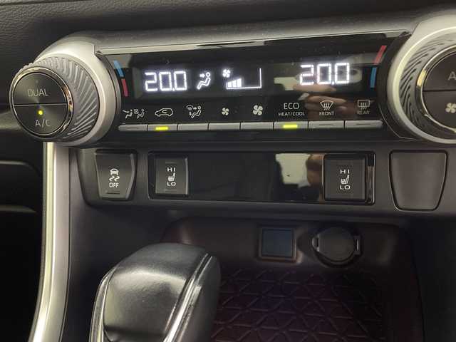 トヨタ ＲＡＶ４ ハイブリットG 鹿児島県 2021(令3)年 8.2万km ホワイトパールクリスタルシャイン 社外SDナビ/(BT/CD/DVD/AM/FM/フルセグTV)/トヨタセーフティセンス/レーダークルーズコントロール/レーンキープアシスト/オートマチックハイビーム/プリクラッシュセーフティ/レザーシート/ブラインドスポットモニター/前後コーナーセンサー/社外前後ドライブレコーダー/バックカメラ/4WD/アイドリングストップ/パワーバックドア/運転席パワーシート/シートメモリー/前席シートヒーター/ルーフレール/純正18インチアルミホイール/純正LEDヘッドライト/純正フロアマット/保証書/取扱説明書/スペアキー