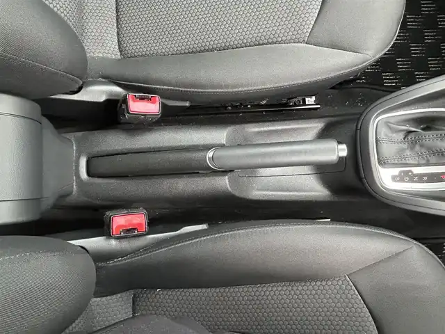 アウディ Ａ１ スポーツバック 1．4TFSI 長崎県 2014(平26)年 4.2万km パールⅡ 純正ナビ（CD/フルセグ/Bluetooth）/MTモード付/アイドリングストップ/バックカメラ/モニター/ETC/電動リアゲート/横滑り防止/プッシュスタート/スマートキー/純正フロアマット