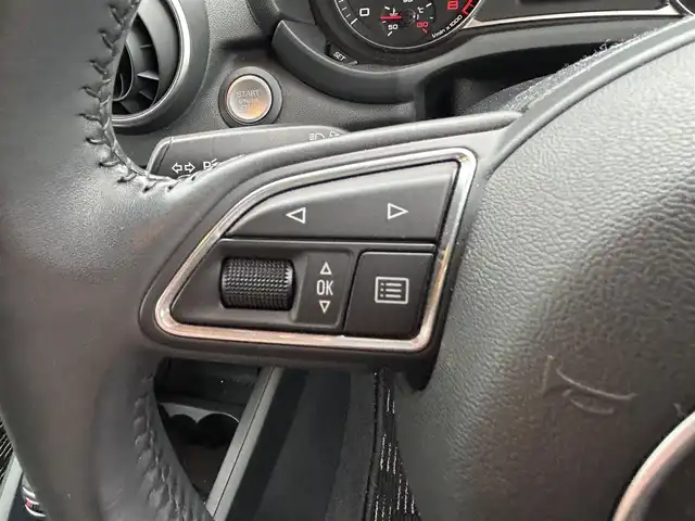 アウディ Ａ１ スポーツバック 1．4TFSI 長崎県 2014(平26)年 4.2万km パールⅡ 純正ナビ（CD/フルセグ/Bluetooth）/MTモード付/アイドリングストップ/バックカメラ/モニター/ETC/電動リアゲート/横滑り防止/プッシュスタート/スマートキー/純正フロアマット