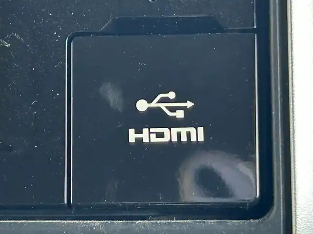 ホンダ Ｎ ＢＯＸ カスタム SSパッケージ 静岡県 2015(平27)年 6.9万km スマートブラック 両側電動スライドドア/あんしんパッケージ/ワンセグTV/GATHERSディスプレイオーディオ/バックカメラ/BLUETOOTH/ディスチャージヘッドライト(オートライトコントロール機構付)/オートリトラミラー/純正14インチアルミホイール/スーパーＵＶカットフロントドアガラス/ＩＲカットフロントウィンドウ・フロントドアガラス/リア席サンシェード/ワンタッチウィンカー/クロームメッキ・インナードアハンドル（フロント）/シルバーリング塗装ドリンクホルダー/クロームメッキ・シフトノブボタン/エアコンアウトレットノブ／リング/ナビ装着用スペシャルパッケージ/純正フロアマット