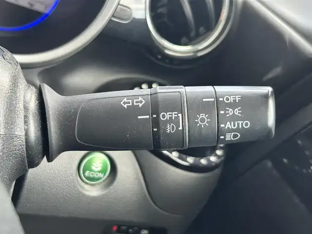 ホンダ Ｎ ＢＯＸ カスタム SSパッケージ 静岡県 2015(平27)年 6.9万km スマートブラック 両側電動スライドドア/あんしんパッケージ/ワンセグTV/GATHERSディスプレイオーディオ/バックカメラ/BLUETOOTH/ディスチャージヘッドライト(オートライトコントロール機構付)/オートリトラミラー/純正14インチアルミホイール/スーパーＵＶカットフロントドアガラス/ＩＲカットフロントウィンドウ・フロントドアガラス/リア席サンシェード/ワンタッチウィンカー/クロームメッキ・インナードアハンドル（フロント）/シルバーリング塗装ドリンクホルダー/クロームメッキ・シフトノブボタン/エアコンアウトレットノブ／リング/ナビ装着用スペシャルパッケージ/純正フロアマット