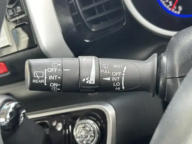 ホンダ Ｎ ＢＯＸ カスタム SSパッケージ 静岡県 2015(平27)年 6.9万km スマートブラック 両側電動スライドドア/あんしんパッケージ/ワンセグTV/GATHERSディスプレイオーディオ/バックカメラ/BLUETOOTH/ディスチャージヘッドライト(オートライトコントロール機構付)/オートリトラミラー/純正14インチアルミホイール/スーパーＵＶカットフロントドアガラス/ＩＲカットフロントウィンドウ・フロントドアガラス/リア席サンシェード/ワンタッチウィンカー/クロームメッキ・インナードアハンドル（フロント）/シルバーリング塗装ドリンクホルダー/クロームメッキ・シフトノブボタン/エアコンアウトレットノブ／リング/ナビ装着用スペシャルパッケージ/純正フロアマット