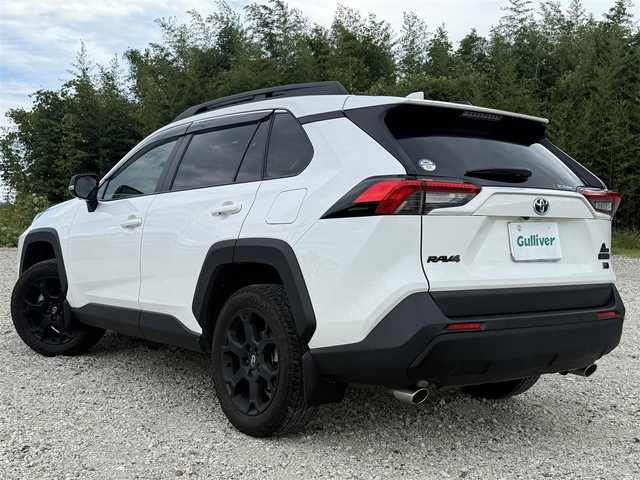 トヨタ ＲＡＶ４ HV アドベンチャー オフロードPKGⅡ 兵庫県 2023(令5)年 4.2万km スーパーホワイトⅡ パノラミックビューモニター/パワーリアゲート/ブラインドスポットモニター/デジタルインナーミラー（前後ドラレコ内蔵）/フォグランプ（Ｆ/Ｒ）/両前席シートヒーター＆ベンチレーション/ステアリングヒーター/黒革シート/メモリ付パワーシート/ルーフレール/純正10.5インチディスプレイ（車載ナビ有）/フルセグテレビ/純正18インチアルミホイール/スペアキー有り