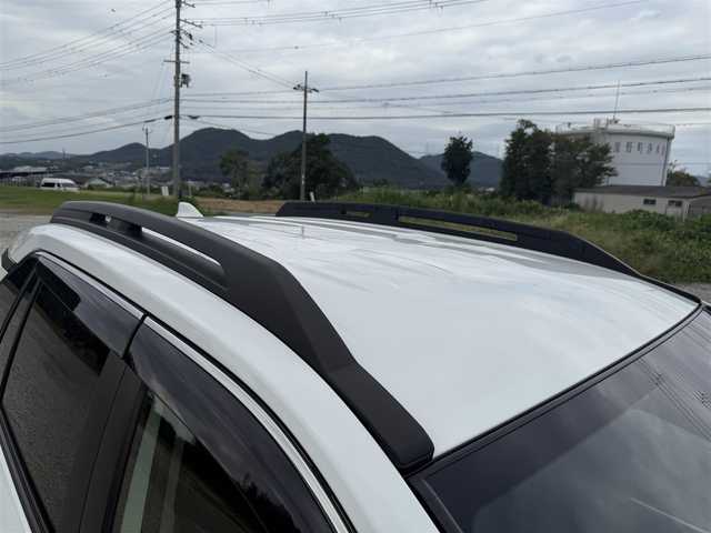 トヨタ ＲＡＶ４ HV アドベンチャー オフロードPKGⅡ 兵庫県 2023(令5)年 4.2万km スーパーホワイトⅡ パノラミックビューモニター/パワーリアゲート/ブラインドスポットモニター/デジタルインナーミラー（前後ドラレコ内蔵）/フォグランプ（Ｆ/Ｒ）/両前席シートヒーター＆ベンチレーション/ステアリングヒーター/黒革シート/メモリ付パワーシート/ルーフレール/純正10.5インチディスプレイ（車載ナビ有）/フルセグテレビ/純正18インチアルミホイール/スペアキー有り