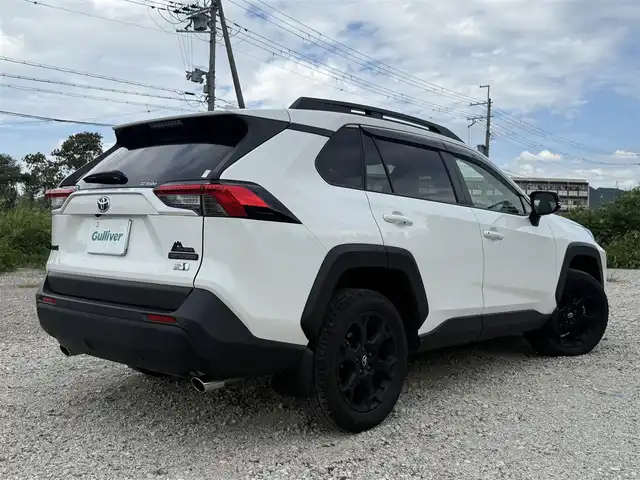 トヨタ ＲＡＶ４ HV アドベンチャー オフロードPKGⅡ 兵庫県 2023(令5)年 4.2万km スーパーホワイトⅡ パノラミックビューモニター/パワーリアゲート/ブラインドスポットモニター/デジタルインナーミラー（前後ドラレコ内蔵）/フォグランプ（Ｆ/Ｒ）/両前席シートヒーター＆ベンチレーション/ステアリングヒーター/黒革シート/メモリ付パワーシート/ルーフレール/純正10.5インチディスプレイ（車載ナビ有）/フルセグテレビ/純正18インチアルミホイール/スペアキー有り