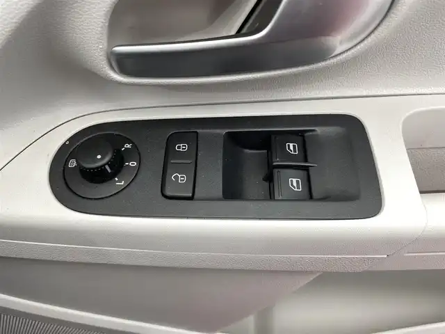 フォルクスワーゲン アップ！ ハイアップ！ 鹿児島県 2019(平31)年 2.2万km トルネードレッド ワンオーナー　/禁煙　/ナビ（CD/DVD/Bluetooth/フルセグTV）/バックカメラ　/前席シートヒーター　/クルーズコントロール　/コーナリングライト　/ＥＴＣ　/前方ドライブレコーダー/レザーステアリング　/後方コーナーセンサー　/オートライト　/純正フロアマット