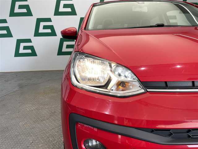 フォルクスワーゲン アップ！ ハイアップ！ 鹿児島県 2019(平31)年 2.2万km トルネードレッド ワンオーナー　/禁煙　/ナビ（CD/DVD/Bluetooth/フルセグTV）/バックカメラ　/前席シートヒーター　/クルーズコントロール　/コーナリングライト　/ＥＴＣ　/前方ドライブレコーダー/レザーステアリング　/後方コーナーセンサー　/オートライト　/純正フロアマット