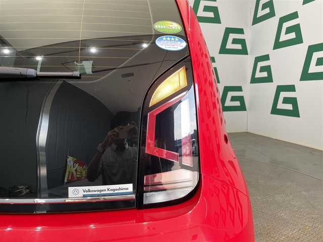 フォルクスワーゲン アップ！ ハイアップ！ 鹿児島県 2019(平31)年 2.2万km トルネードレッド ワンオーナー　/禁煙　/ナビ（CD/DVD/Bluetooth/フルセグTV）/バックカメラ　/前席シートヒーター　/クルーズコントロール　/コーナリングライト　/ＥＴＣ　/前方ドライブレコーダー/レザーステアリング　/後方コーナーセンサー　/オートライト　/純正フロアマット