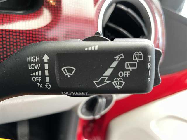 フォルクスワーゲン アップ！ ハイアップ！ 鹿児島県 2019(平31)年 2.2万km トルネードレッド ワンオーナー　/禁煙　/ナビ（CD/DVD/Bluetooth/フルセグTV）/バックカメラ　/前席シートヒーター　/クルーズコントロール　/コーナリングライト　/ＥＴＣ　/前方ドライブレコーダー/レザーステアリング　/後方コーナーセンサー　/オートライト　/純正フロアマット