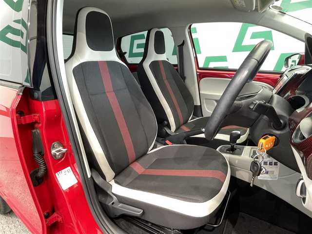 フォルクスワーゲン アップ！ ハイアップ！ 鹿児島県 2019(平31)年 2.2万km トルネードレッド ワンオーナー　/禁煙　/ナビ（CD/DVD/Bluetooth/フルセグTV）/バックカメラ　/前席シートヒーター　/クルーズコントロール　/コーナリングライト　/ＥＴＣ　/前方ドライブレコーダー/レザーステアリング　/後方コーナーセンサー　/オートライト　/純正フロアマット