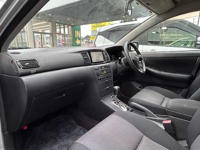 トヨタ カローラ フィールダー S 宮城県 2001(平13)年 9.4万km シルバーM 4WD/ルーフレール/社外SDナビ/（CD/DVD/Bluetooth/USB/iPad/MSV)/ワルセグTV/ETC/純正フロアマット/リモコンキー/社外スチールホイール付き冬タイヤ/（185/70/R14）/純正スチールホイール付き夏タイヤ積込み/（185/70/R14）