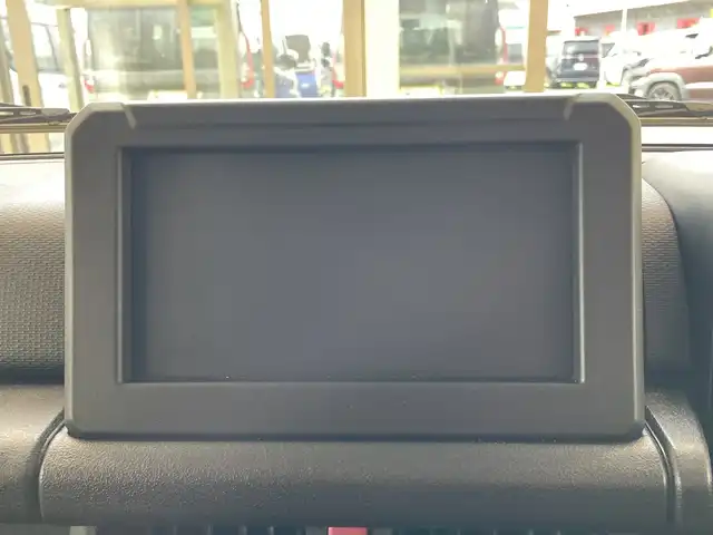 スズキ ジムニー ノマド FC 埼玉県 2025(令7)年 0.2万km アークティックホワイトパール 4WD /デュアルカメラブレーキサポート /レーダークルーズコントロール /LEDオートライト /シートヒーター /純正15インチアルミホイール /純正フロアマット/ドアバイザー