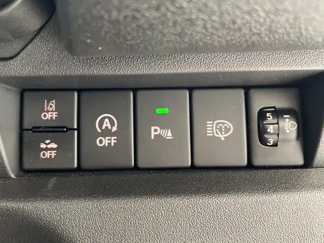 スズキ ジムニー ノマド FC 埼玉県 2025(令7)年 0.2万km アークティックホワイトパール 4WD /デュアルカメラブレーキサポート /レーダークルーズコントロール /LEDオートライト /シートヒーター /純正15インチアルミホイール /純正フロアマット/ドアバイザー