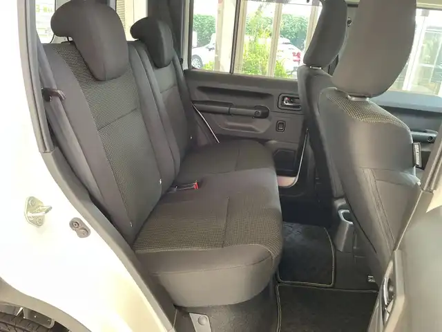 スズキ ジムニー ノマド FC 埼玉県 2025(令7)年 0.2万km アークティックホワイトパール 4WD /デュアルカメラブレーキサポート /レーダークルーズコントロール /LEDオートライト /シートヒーター /純正15インチアルミホイール /純正フロアマット/ドアバイザー