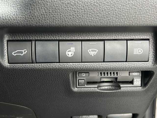 トヨタ ＲＡＶ４ G Zパッケージ 三重県 2019(令1)年 4.9万km ホワイトパールクリスタルシャイン 純正９型ナビ　/バックカメラ　/デジタルインナーミラー　/ワイヤレス充電器　/ＢＳＭ　/ビルトインＥＴＣ２．０　/タイプC給電/レーダークルーズコントロール/レーンキープアシスト/衝突軽減ブレーキ/前後コーナーセンサー　/ハンドルヒーター　/前席シートヒーター　/運転席パワーシート/メモリシート/パワーバックドア　/前後ドライブレコーダー/ＬＥＤヘッドライト/オートハイビーム/オートライト/革巻きステアリング/ステアリングスイッチ/純正フロアマット/電子パーキング/電動格納ミラー/禁煙車