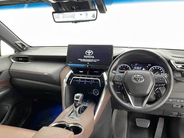 トヨタ ハリアー Z 長野県 2020(令2)年 4.4万km ホワイトパールクリスタルシャイン 4WD/純正メモリーナビ/（AM/FM/USB/Bluetooth/AUX/フルセグTV）/トヨタセーフティセンス/・プリクラッシュセーフティ/・レーントレーシングアシスト/・レーンディパーチャーアラート/・レーダークルーズコントロール（追従機能付き）/・アダプティブハイビームシステム/・ロードサインアシスト/・クリアランスソナー/・ブラインドスポットモニター/・標識認識機能/・先行車発進お知らせ機能/・後退速度抑制/プッシュスタート/寒冷地仕様/ドアミラーヒーター/フロントガラス熱線/スマートキー/電動リアゲート/D席パワーシート/オートマチックハイビーム/LEDヘッドライト/LEDフォグ/電子パーキングブレーキ/ドライブモード切替/オートホールド/オートワイパー/ドアバイザー/ビルトインETC2.0/革巻きステアリング/ステアリングスイッチ/チルトテレスコピックステアリング/ブラウンシートカバー/純正デジタルインナーミラー/純正フロアマット/スペアキー×1