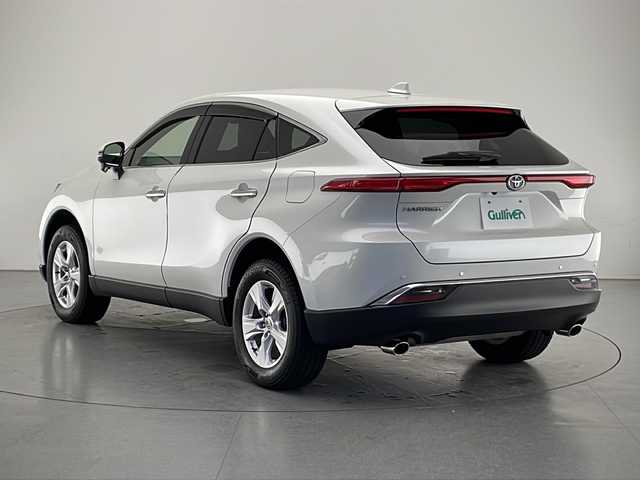 トヨタ ハリアー Z 長野県 2020(令2)年 4.4万km ホワイトパールクリスタルシャイン 4WD/純正メモリーナビ/（AM/FM/USB/Bluetooth/AUX/フルセグTV）/トヨタセーフティセンス/・プリクラッシュセーフティ/・レーントレーシングアシスト/・レーンディパーチャーアラート/・レーダークルーズコントロール（追従機能付き）/・アダプティブハイビームシステム/・ロードサインアシスト/・クリアランスソナー/・ブラインドスポットモニター/・標識認識機能/・先行車発進お知らせ機能/・後退速度抑制/プッシュスタート/寒冷地仕様/ドアミラーヒーター/フロントガラス熱線/スマートキー/電動リアゲート/D席パワーシート/オートマチックハイビーム/LEDヘッドライト/LEDフォグ/電子パーキングブレーキ/ドライブモード切替/オートホールド/オートワイパー/ドアバイザー/ビルトインETC2.0/革巻きステアリング/ステアリングスイッチ/チルトテレスコピックステアリング/ブラウンシートカバー/純正デジタルインナーミラー/純正フロアマット/スペアキー×1