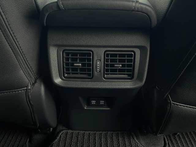 トヨタ ハリアー S 秋田県 2020(令2)年 5.2万km プレシャスブラックパール ４WD/純正メモリナビ(Bluetooth/フルセグ)/バックカメラ/ビルトインETC/100V充電/クルーズコントロール/前方ドライブレコーダー/純正AW/置くだけ充電/車線逸脱警報/前後コーナーセンサー/オートマチックハイビーム/リアデアイサー/寒冷地仕様/LEDヘッドライト/スマートキー