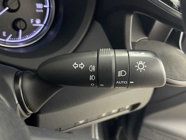 トヨタ ハリアー S 秋田県 2020(令2)年 5.2万km プレシャスブラックパール ４WD/純正メモリナビ(Bluetooth/フルセグ)/バックカメラ/ビルトインETC/100V充電/クルーズコントロール/前方ドライブレコーダー/純正AW/置くだけ充電/車線逸脱警報/前後コーナーセンサー/オートマチックハイビーム/リアデアイサー/寒冷地仕様/LEDヘッドライト/スマートキー