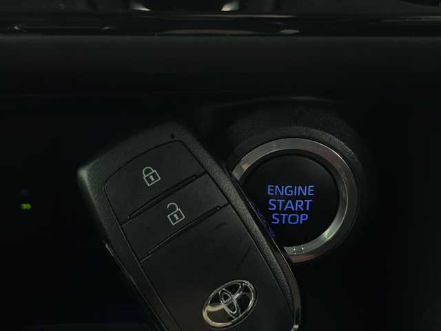 トヨタ ハリアー S 秋田県 2020(令2)年 5.2万km プレシャスブラックパール ４WD/純正メモリナビ(Bluetooth/フルセグ)/バックカメラ/ビルトインETC/100V充電/クルーズコントロール/前方ドライブレコーダー/純正AW/置くだけ充電/車線逸脱警報/前後コーナーセンサー/オートマチックハイビーム/リアデアイサー/寒冷地仕様/LEDヘッドライト/スマートキー