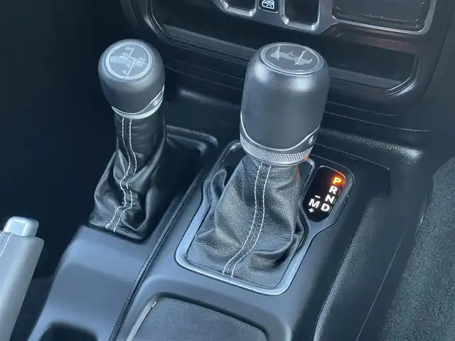 クライスラー・ジープ ジープ ラングラー ルビコン LTDEDwithサンライダー FT for HT 山梨県 2022(令4)年 3.6万km グレー 特別仕様車　/スティンググレー　/純正メモリナビ　/ＦＳＢカメラ　/フルセグ　/カープレイ　　/ＢＴ　/ＡＣＣ　/ＢＳＡ　/ＬＫＡ　/オープントップ　/ＬＥＤヘッドライト　/黒革　/シートＨ　　/純正１８ＡＷ