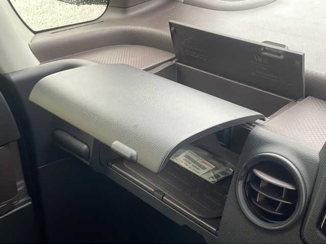 トヨタ スペイド G 新潟県 2019(令1)年 8.2万km ボルドーマイカメタリック 純正SDナビ/(Bluetooth/AM/FM/CD/DVD)/フルセグTV/シートヒーター(運転席)/バックカメラ/衝突軽減システム/片側パワースライドドア/AW付スタッドレスタイヤ/レーンキープアシスト/横滑り防止装置/コーナーセンサー/ステアリングスイッチ/ETC