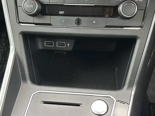 フォルクスワーゲン ポロ TSIハイライン 茨城県 2018(平30)年 3.5万km ピュアホワイト セ-フティパッケージ /ACC /DiscoverPro /12セグ /LED /後退時衝突軽減ブレーキ /リヤトラフィックアラート /ブラインドスポットディテクション /リアビュ-カメラ /パ-クディスタンス /CarPlay /BT/USB/DVD /ETC2.0 /パドルシフト /禁煙車