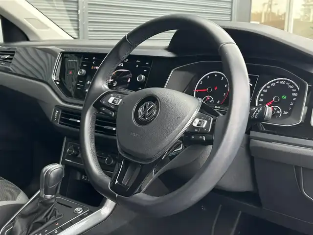 フォルクスワーゲン ポロ TSIハイライン 茨城県 2018(平30)年 3.5万km ピュアホワイト セ-フティパッケージ /ACC /DiscoverPro /12セグ /LED /後退時衝突軽減ブレーキ /リヤトラフィックアラート /ブラインドスポットディテクション /リアビュ-カメラ /パ-クディスタンス /CarPlay /BT/USB/DVD /ETC2.0 /パドルシフト /禁煙車