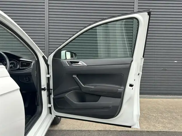 フォルクスワーゲン ポロ TSIハイライン 茨城県 2018(平30)年 3.5万km ピュアホワイト セ-フティパッケージ /ACC /DiscoverPro /12セグ /LED /後退時衝突軽減ブレーキ /リヤトラフィックアラート /ブラインドスポットディテクション /リアビュ-カメラ /パ-クディスタンス /CarPlay /BT/USB/DVD /ETC2.0 /パドルシフト /禁煙車