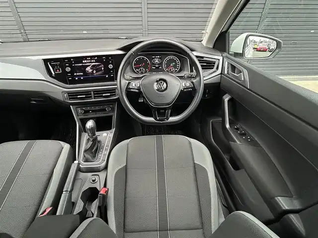 フォルクスワーゲン ポロ TSIハイライン 茨城県 2018(平30)年 3.5万km ピュアホワイト セ-フティパッケージ /ACC /DiscoverPro /12セグ /LED /後退時衝突軽減ブレーキ /リヤトラフィックアラート /ブラインドスポットディテクション /リアビュ-カメラ /パ-クディスタンス /CarPlay /BT/USB/DVD /ETC2.0 /パドルシフト /禁煙車