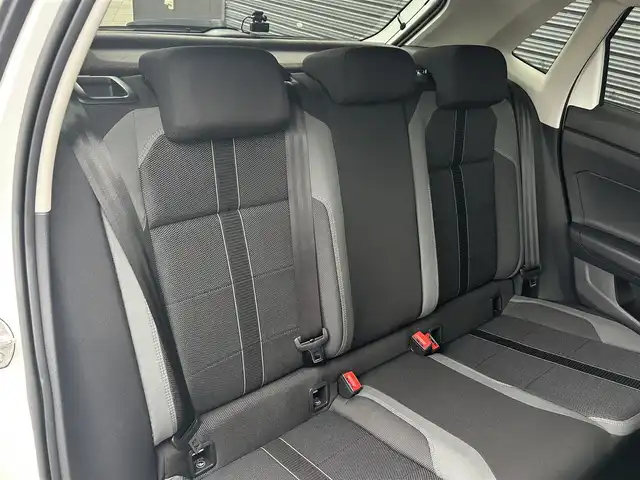 フォルクスワーゲン ポロ TSIハイライン 茨城県 2018(平30)年 3.5万km ピュアホワイト セ-フティパッケージ /ACC /DiscoverPro /12セグ /LED /後退時衝突軽減ブレーキ /リヤトラフィックアラート /ブラインドスポットディテクション /リアビュ-カメラ /パ-クディスタンス /CarPlay /BT/USB/DVD /ETC2.0 /パドルシフト /禁煙車