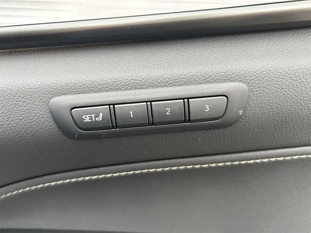 レクサス ＮＸ 350h Fスポーツ 大分県 2025(令7)年 0.5万km ソニッククロム ・ワンオーナー/・Lexus　Teammate/  Advanced Park(リモート機能付き）/　パーキングサポートブレーキ/・ LexuSafetySystem+/　プリクラッシュセーフティ/　緊急時操舵支援/　フロントクロストラフィックアラート/　レーンチェンジアシスト/　アダプティブハイビームシステム/・純正マルチナビ/　Apple CarPlay/　Android Auto/　Miracast/　フルセグテレビ/　Bluetooth/　ラジオ/・プッシュエンジンスタート/・ETC2.0/・パノラミックビューモニター/・ヒートシーター　D席/N席/・メモリーシート　D席/・ステアリングヒーター/・ブラインドスポットモニター/・ドライブレコーダー前後/・ステアリングスイッチ/・ドライブモードセレクトスイッチ/・パワーシート　D席/N席/・パワーバックドア/・USB端子/・充電用タイプC端子/・横滑り防止システム/・チルトステアリング/・ウィンカーミラー/・純性LEDランプ/・革巻きステアリング/・プライバシーガラス/・純正フロアマット/・純正20インチアルミホイル/・1500Wコンセント/・ドアバイザー/・トノカバー/・保証書/・スマートキー２本/・カードキー１枚