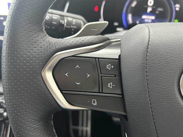 レクサス ＮＸ 350h Fスポーツ 大分県 2025(令7)年 0.5万km ソニッククロム ・ワンオーナー/・Lexus　Teammate/  Advanced Park(リモート機能付き）/　パーキングサポートブレーキ/・ LexuSafetySystem+/　プリクラッシュセーフティ/　緊急時操舵支援/　フロントクロストラフィックアラート/　レーンチェンジアシスト/　アダプティブハイビームシステム/・純正マルチナビ/　Apple CarPlay/　Android Auto/　Miracast/　フルセグテレビ/　Bluetooth/　ラジオ/・プッシュエンジンスタート/・ETC2.0/・パノラミックビューモニター/・ヒートシーター　D席/N席/・メモリーシート　D席/・ステアリングヒーター/・ブラインドスポットモニター/・ドライブレコーダー前後/・ステアリングスイッチ/・ドライブモードセレクトスイッチ/・パワーシート　D席/N席/・パワーバックドア/・USB端子/・充電用タイプC端子/・横滑り防止システム/・チルトステアリング/・ウィンカーミラー/・純性LEDランプ/・革巻きステアリング/・プライバシーガラス/・純正フロアマット/・純正20インチアルミホイル/・1500Wコンセント/・ドアバイザー/・トノカバー/・保証書/・スマートキー２本/・カードキー１枚