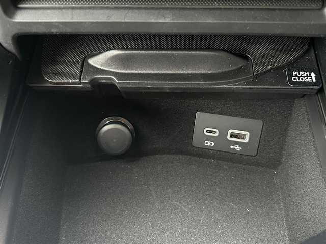 レクサス ＮＸ 350h Fスポーツ 大分県 2025(令7)年 0.5万km ソニッククロム ・ワンオーナー/・Lexus　Teammate/  Advanced Park(リモート機能付き）/　パーキングサポートブレーキ/・ LexuSafetySystem+/　プリクラッシュセーフティ/　緊急時操舵支援/　フロントクロストラフィックアラート/　レーンチェンジアシスト/　アダプティブハイビームシステム/・純正マルチナビ/　Apple CarPlay/　Android Auto/　Miracast/　フルセグテレビ/　Bluetooth/　ラジオ/・プッシュエンジンスタート/・ETC2.0/・パノラミックビューモニター/・ヒートシーター　D席/N席/・メモリーシート　D席/・ステアリングヒーター/・ブラインドスポットモニター/・ドライブレコーダー前後/・ステアリングスイッチ/・ドライブモードセレクトスイッチ/・パワーシート　D席/N席/・パワーバックドア/・USB端子/・充電用タイプC端子/・横滑り防止システム/・チルトステアリング/・ウィンカーミラー/・純性LEDランプ/・革巻きステアリング/・プライバシーガラス/・純正フロアマット/・純正20インチアルミホイル/・1500Wコンセント/・ドアバイザー/・トノカバー/・保証書/・スマートキー２本/・カードキー１枚