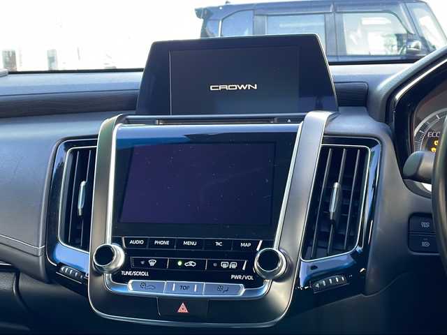 トヨタ クラウン ハイブリッド RS Four 青森県 2018(平30)年 11.1万km ブラック 4WD/純正SDナビ・フルセグTV/CD・DVD・Bluetooth・SD・USB/バックカメラ/前席パワーシート・シートヒーター/ステアリングヒーター/セーフティセンス/プリクラッシュセーフティ/レーダークルーズコントロール/レーントレーシングアシスト/アダプティブハイビーム/クリアランスソナー/パドルシフト/AC100V1500W/純正ビルトインETC/前後ドライブレコーダー/3眼LEDヘッドランプ/フォグランプ/純正18インチアルミ