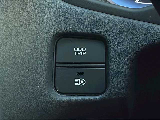 トヨタ クラウン ハイブリッド RS Four 青森県 2018(平30)年 11.1万km ブラック 4WD/純正SDナビ・フルセグTV/CD・DVD・Bluetooth・SD・USB/バックカメラ/前席パワーシート・シートヒーター/ステアリングヒーター/セーフティセンス/プリクラッシュセーフティ/レーダークルーズコントロール/レーントレーシングアシスト/アダプティブハイビーム/クリアランスソナー/パドルシフト/AC100V1500W/純正ビルトインETC/前後ドライブレコーダー/3眼LEDヘッドランプ/フォグランプ/純正18インチアルミ