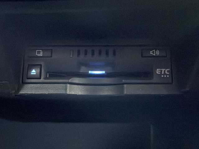 トヨタ クラウン ハイブリッド RS Four 青森県 2018(平30)年 11.1万km ブラック 4WD/純正SDナビ・フルセグTV/CD・DVD・Bluetooth・SD・USB/バックカメラ/前席パワーシート・シートヒーター/ステアリングヒーター/セーフティセンス/プリクラッシュセーフティ/レーダークルーズコントロール/レーントレーシングアシスト/アダプティブハイビーム/クリアランスソナー/パドルシフト/AC100V1500W/純正ビルトインETC/前後ドライブレコーダー/3眼LEDヘッドランプ/フォグランプ/純正18インチアルミ