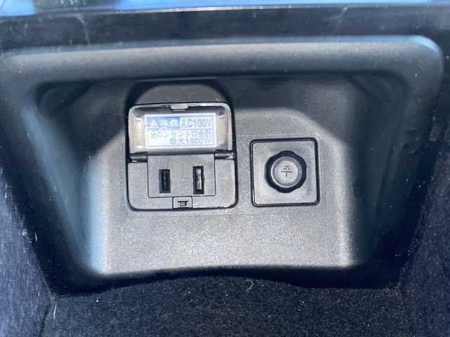 トヨタ クラウン ハイブリッド RS Four 青森県 2018(平30)年 11.1万km ブラック 4WD/純正SDナビ・フルセグTV/CD・DVD・Bluetooth・SD・USB/バックカメラ/前席パワーシート・シートヒーター/ステアリングヒーター/セーフティセンス/プリクラッシュセーフティ/レーダークルーズコントロール/レーントレーシングアシスト/アダプティブハイビーム/クリアランスソナー/パドルシフト/AC100V1500W/純正ビルトインETC/前後ドライブレコーダー/3眼LEDヘッドランプ/フォグランプ/純正18インチアルミ