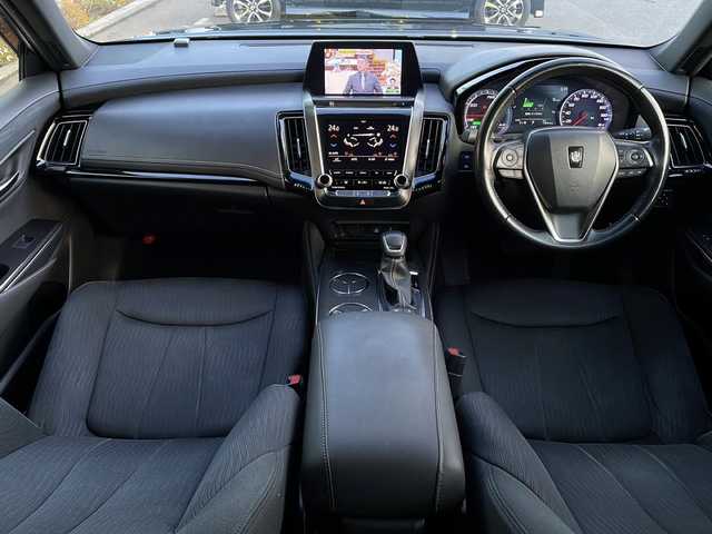 トヨタ クラウン ハイブリッド RS Four 青森県 2018(平30)年 11.1万km ブラック 4WD/純正SDナビ・フルセグTV/CD・DVD・Bluetooth・SD・USB/バックカメラ/前席パワーシート・シートヒーター/ステアリングヒーター/セーフティセンス/プリクラッシュセーフティ/レーダークルーズコントロール/レーントレーシングアシスト/アダプティブハイビーム/クリアランスソナー/パドルシフト/AC100V1500W/純正ビルトインETC/前後ドライブレコーダー/3眼LEDヘッドランプ/フォグランプ/純正18インチアルミ