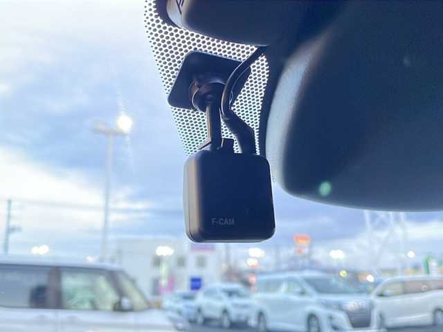 トヨタ クラウン ハイブリッド RS Four 青森県 2018(平30)年 11.1万km ブラック 4WD/純正SDナビ・フルセグTV/CD・DVD・Bluetooth・SD・USB/バックカメラ/前席パワーシート・シートヒーター/ステアリングヒーター/セーフティセンス/プリクラッシュセーフティ/レーダークルーズコントロール/レーントレーシングアシスト/アダプティブハイビーム/クリアランスソナー/パドルシフト/AC100V1500W/純正ビルトインETC/前後ドライブレコーダー/3眼LEDヘッドランプ/フォグランプ/純正18インチアルミ