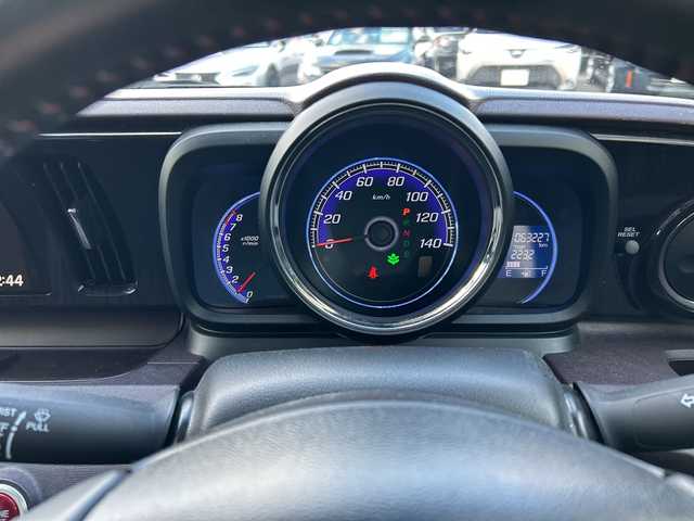 ホンダ Ｎ ＯＮＥ プレミアム ツアラー Lパッケージ 栃木県 2013(平25)年 6.4万km プレミアムブルームーンパール スマートフォン連携ディスプレイオーディオ/CD/USB/HDMI(R)/AM/FMチューナー/バックカメラ/横滑り防止装置/盗難防止装置/クルーズコントロール/本革巻ステアリング/パドルシフト/オートライト/ディスチャージヘッドライト〈HID〉/フォグランプ/ウィンカーミラー/Premium専用フロントバンパー/純正15インチアルミホイール/純正フロアマット/前席用i-サイドエアバッグシステム/サイドカーテンエアバッグシステム/取扱説明書/保証書