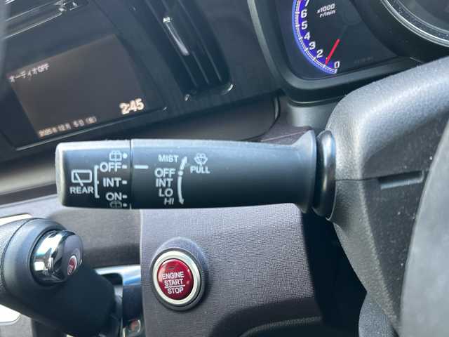 ホンダ Ｎ ＯＮＥ プレミアム ツアラー Lパッケージ 栃木県 2013(平25)年 6.4万km プレミアムブルームーンパール スマートフォン連携ディスプレイオーディオ/CD/USB/HDMI(R)/AM/FMチューナー/バックカメラ/横滑り防止装置/盗難防止装置/クルーズコントロール/本革巻ステアリング/パドルシフト/オートライト/ディスチャージヘッドライト〈HID〉/フォグランプ/ウィンカーミラー/Premium専用フロントバンパー/純正15インチアルミホイール/純正フロアマット/前席用i-サイドエアバッグシステム/サイドカーテンエアバッグシステム/取扱説明書/保証書