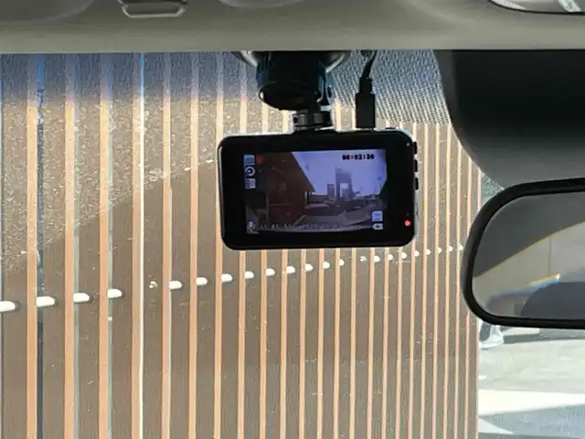 ホンダ ヴェゼル ハイブリッド X 千葉県 2014(平26)年 10.9万km ホワイトオーキッドパール 【(株)IDOMが運営する【じしゃロン八千代店】の自社ローン対象車両になります。こちらは現金ご利用時の価格です。自社ローンご希望の方は別途その旨お申付け下さい。】/社外ナビ/社外CD/DVD/SD/BT/DTV/バクカメラ/ETC/LEDライト/あんしんパッケージ