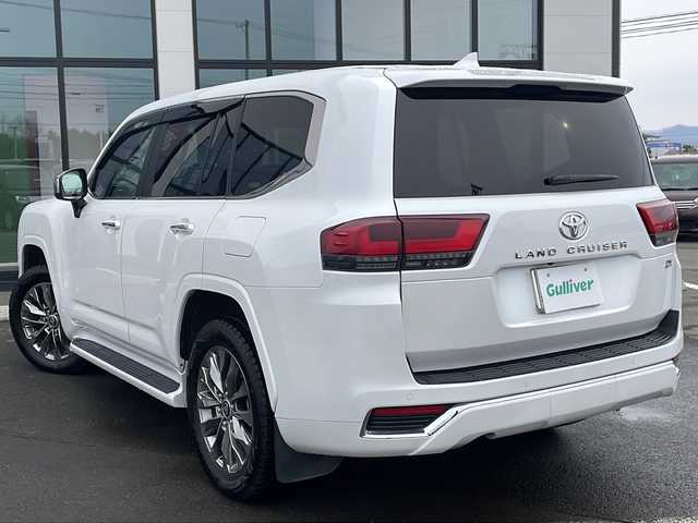 トヨタ ランドクルーザー ZX 道東・釧路十勝 2022(令4)年 6.1万km プレシャスホワイトパール ・4WD/・寒冷地仕様/・ワンオーナー/・純正ナビ&CD&BT&SD&USB&TV/・JBLプレミアムサウンド/・サンルーフ/・パワーバックドア/・アラウンドビューモニター/・バックカメラ/・トヨタセーフティセンス/・レーダークルーズコントロール/・プリクラッシュセーフティ/・ブラインドスポットモニター/・クリアランスソナー/・横滑り防止装置/・全席シートヒーター/・全席ベンチレーションシート/・前席パワーシート/・D席メモリシート/・レザーシート/・ステアリングヒーター/・ステアリングスイッチ/・社外前後ドライブレコーダー/・ビルトインETC2.0/・純正フロアマット/・電動格納ミラー/・LEDヘッドライト/・オートライト/・オートマチックハイビーム/・スマートキー/・純正エンジンスターター/・保証書/・取扱説明書/・社外AW夏タイヤ積込