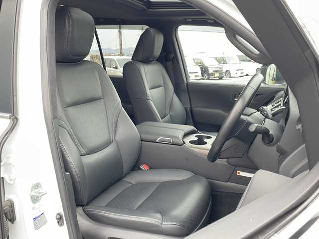 トヨタ ランドクルーザー ZX 道東・釧路十勝 2022(令4)年 6.1万km プレシャスホワイトパール ・4WD/・寒冷地仕様/・ワンオーナー/・純正ナビ&CD&BT&SD&USB&TV/・JBLプレミアムサウンド/・サンルーフ/・パワーバックドア/・アラウンドビューモニター/・バックカメラ/・トヨタセーフティセンス/・レーダークルーズコントロール/・プリクラッシュセーフティ/・ブラインドスポットモニター/・クリアランスソナー/・横滑り防止装置/・全席シートヒーター/・全席ベンチレーションシート/・前席パワーシート/・D席メモリシート/・レザーシート/・ステアリングヒーター/・ステアリングスイッチ/・社外前後ドライブレコーダー/・ビルトインETC2.0/・純正フロアマット/・電動格納ミラー/・LEDヘッドライト/・オートライト/・オートマチックハイビーム/・スマートキー/・純正エンジンスターター/・保証書/・取扱説明書/・社外AW夏タイヤ積込