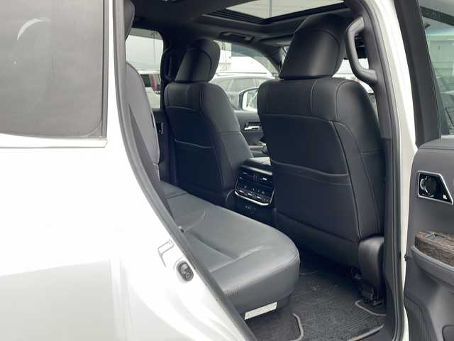 トヨタ ランドクルーザー ZX 道東・釧路十勝 2022(令4)年 6.1万km プレシャスホワイトパール ・4WD/・寒冷地仕様/・ワンオーナー/・純正ナビ&CD&BT&SD&USB&TV/・JBLプレミアムサウンド/・サンルーフ/・パワーバックドア/・アラウンドビューモニター/・バックカメラ/・トヨタセーフティセンス/・レーダークルーズコントロール/・プリクラッシュセーフティ/・ブラインドスポットモニター/・クリアランスソナー/・横滑り防止装置/・全席シートヒーター/・全席ベンチレーションシート/・前席パワーシート/・D席メモリシート/・レザーシート/・ステアリングヒーター/・ステアリングスイッチ/・社外前後ドライブレコーダー/・ビルトインETC2.0/・純正フロアマット/・電動格納ミラー/・LEDヘッドライト/・オートライト/・オートマチックハイビーム/・スマートキー/・純正エンジンスターター/・保証書/・取扱説明書/・社外AW夏タイヤ積込