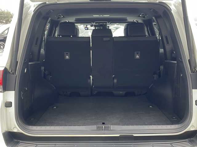 トヨタ ランドクルーザー ZX 道東・釧路十勝 2022(令4)年 6.1万km プレシャスホワイトパール ・4WD/・寒冷地仕様/・ワンオーナー/・純正ナビ&CD&BT&SD&USB&TV/・JBLプレミアムサウンド/・サンルーフ/・パワーバックドア/・アラウンドビューモニター/・バックカメラ/・トヨタセーフティセンス/・レーダークルーズコントロール/・プリクラッシュセーフティ/・ブラインドスポットモニター/・クリアランスソナー/・横滑り防止装置/・全席シートヒーター/・全席ベンチレーションシート/・前席パワーシート/・D席メモリシート/・レザーシート/・ステアリングヒーター/・ステアリングスイッチ/・社外前後ドライブレコーダー/・ビルトインETC2.0/・純正フロアマット/・電動格納ミラー/・LEDヘッドライト/・オートライト/・オートマチックハイビーム/・スマートキー/・純正エンジンスターター/・保証書/・取扱説明書/・社外AW夏タイヤ積込